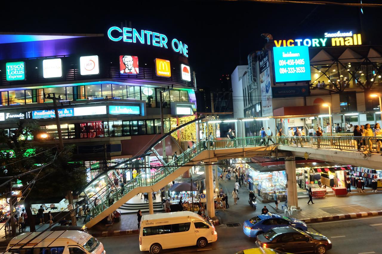 Baan Paan Sook Unitato Hostel Bangkok Kültér fotó