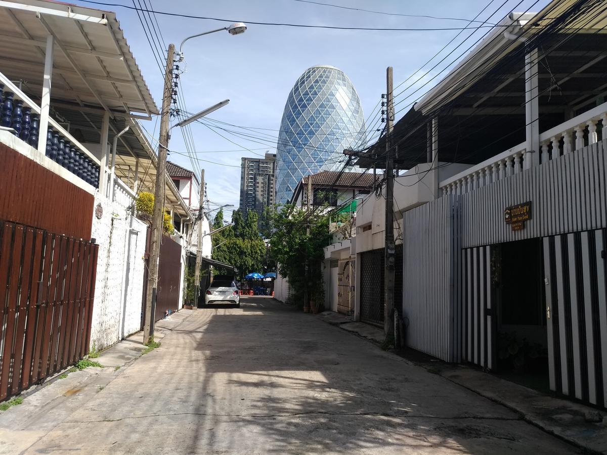 Baan Paan Sook Unitato Hostel Bangkok Kültér fotó
